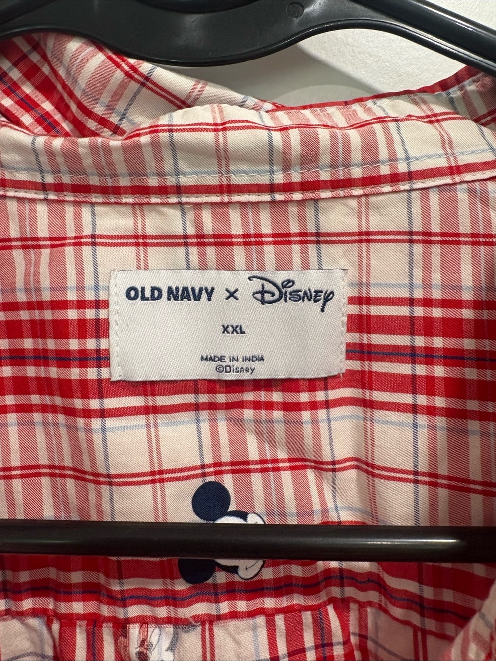 Men’s Old Navy Red and White Plaid Short-Sleeve Button-Down Shirt - Picture 2 of 3